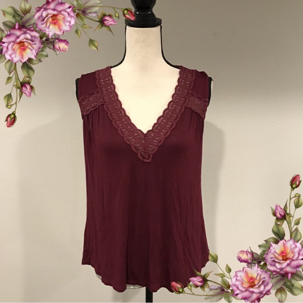 Maurice’s burgundy sleeveless lace top‎